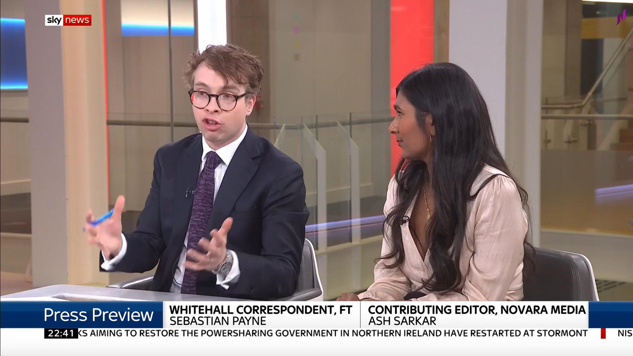 02 January - 22.00.00 - Sky News At Ten. Anna Botting with the m