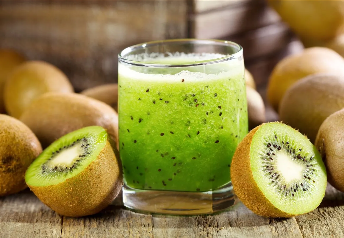 ¿Cómo hacer el jugo verde para desinflamar el estómago y bajar de peso?