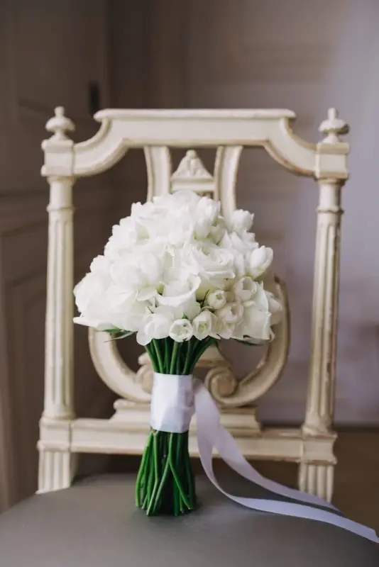 Onde comprar buquê de flores branco para casamento