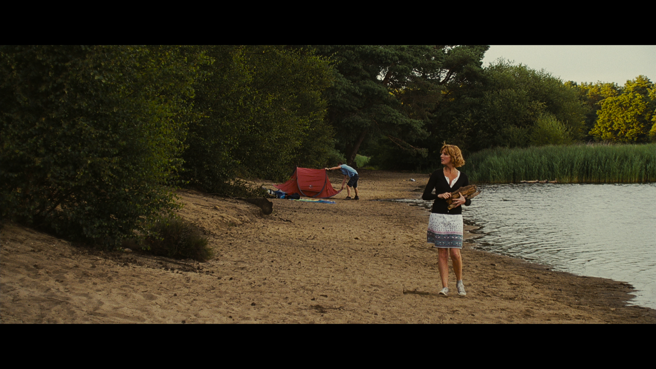 Eden.Lake.2008.2160p.UHD.BDREMUX.HEVC.HDR.DV-Нечипорук.mkv_snapshot_00.17.05.583