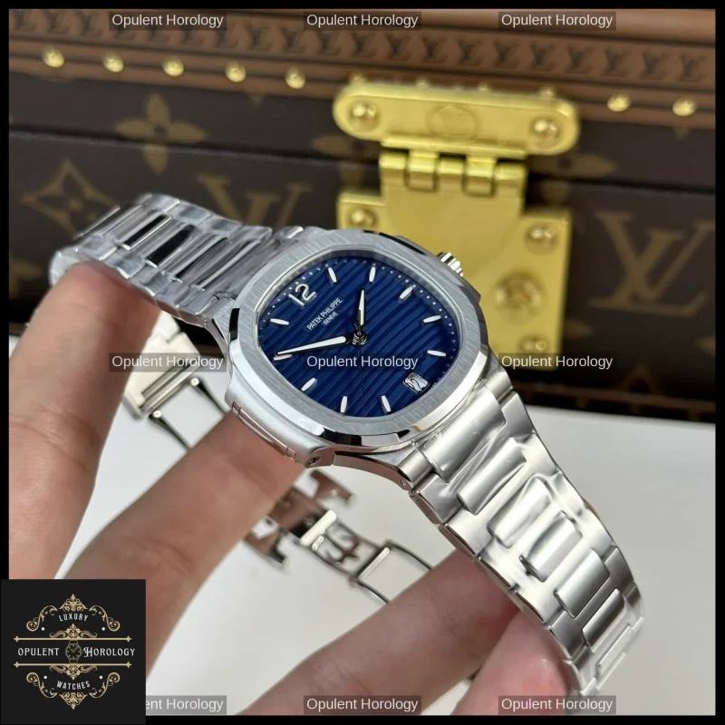 Patek Philippe Nautilus 7118 Automatic 35.2mm Blue Dial Steel Women's Watch