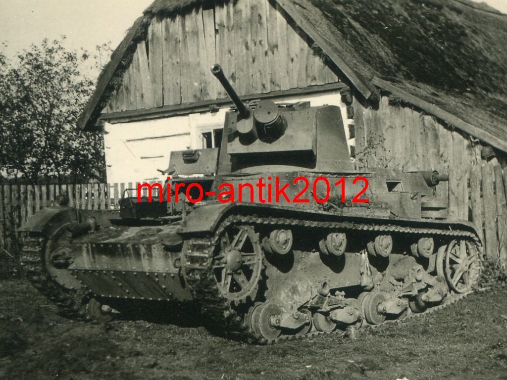 Foto, Panzerregiment 11, Beute, Panzer, 7TP, Nah
