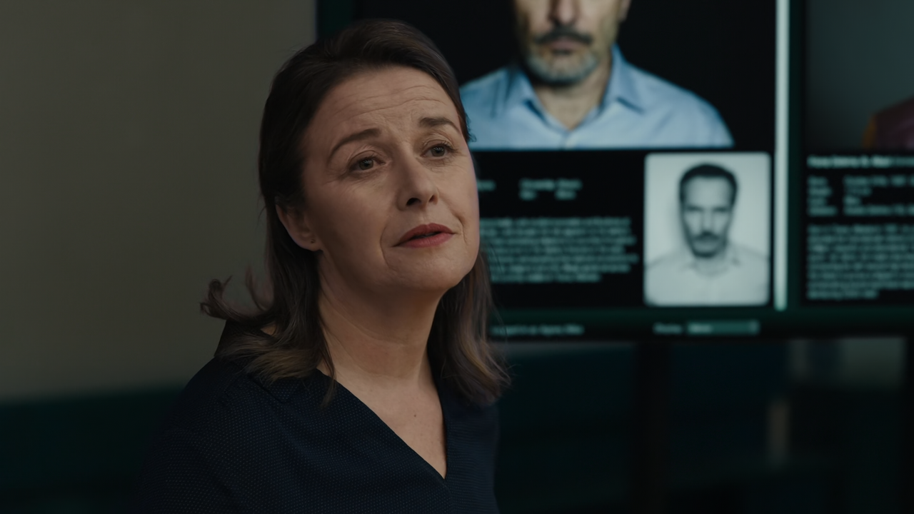 FBI.International.S01E13.Snakes.1080p.10bit.AMZN.WEB-DL.DDP5.1.HEVC-Vyndros.mkv_snapshot_06.42_[2022