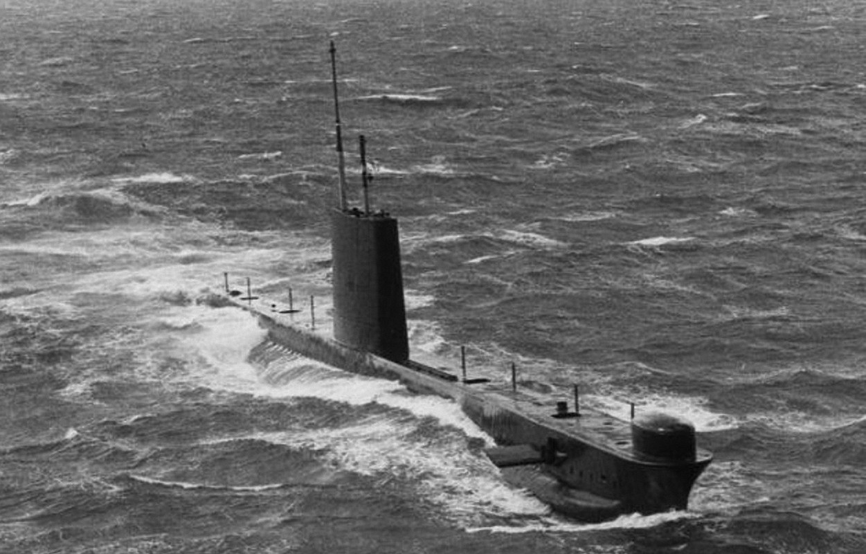 HMS Grampus (S.04)-1