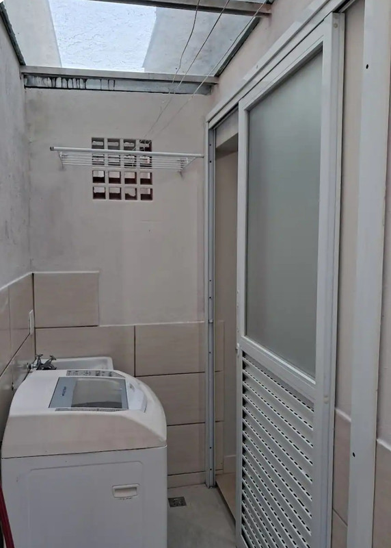 Eletrodomésticos na cozinha da kitnet Campinas