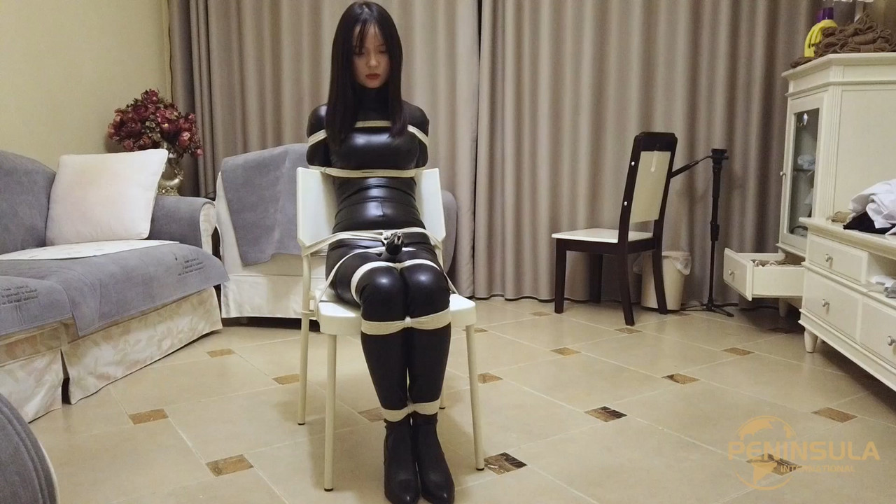 半岛束艺 定拍一身胶衣，简单粗暴.mp4_20201123_140948.568