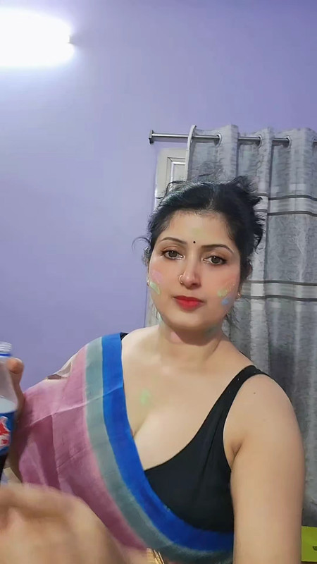 hot bengali aunty big boobs and cleavage in blue saree.mp4_snapshot_00.00.010