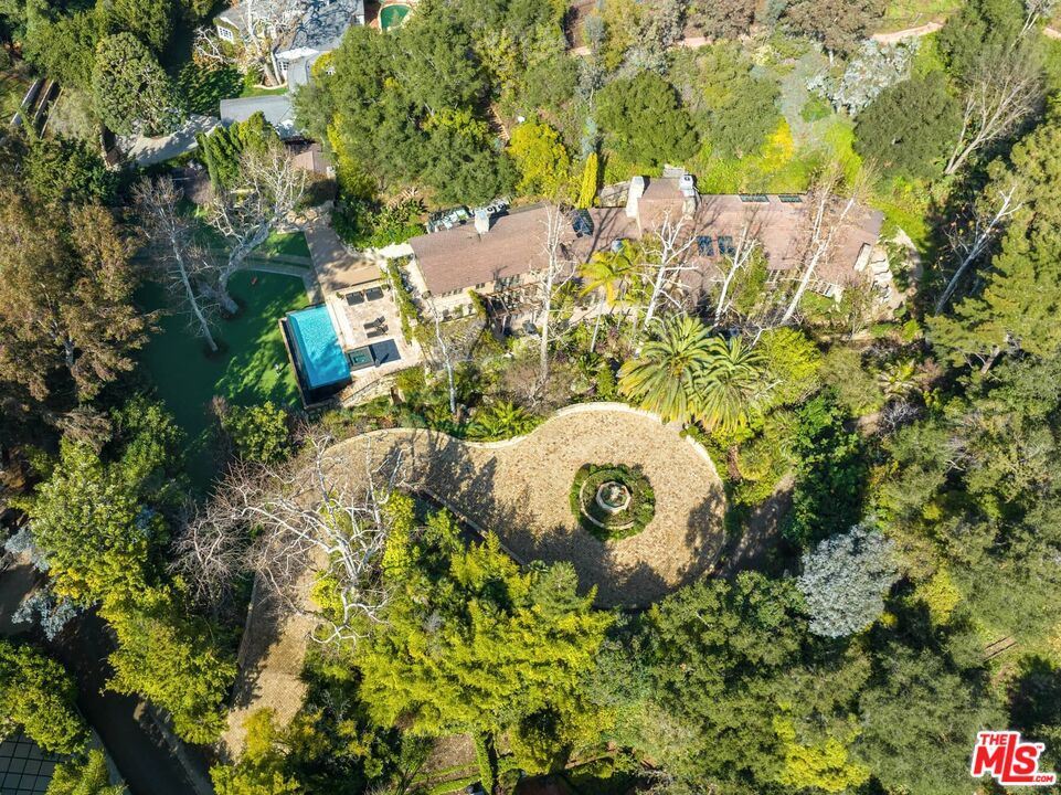 Jennifer Lopez vende la villa di Bel Air per 42,5 milioni 