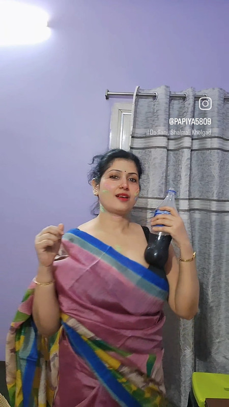[Image: hot-bengali-aunty-big-boobs-and-cleavage...08-351.jpg]