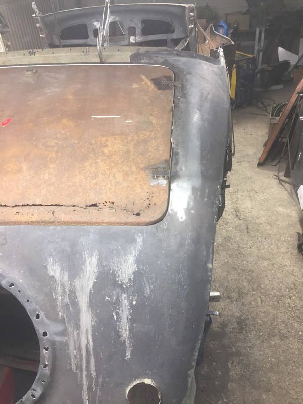 E54B58FB-B960-41E1-AEC2-5D34FCCABC59