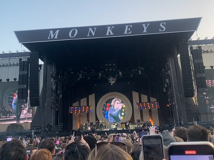 arctic-monkeys-old-trafford