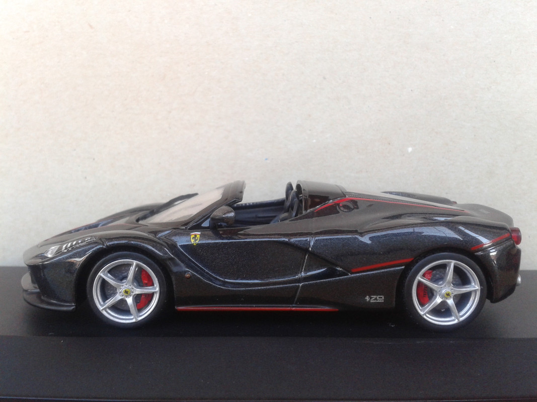 2016 Ferrari La Ferrari Aperta (Leo Models – nº1 Supercars SALVAT) (10)