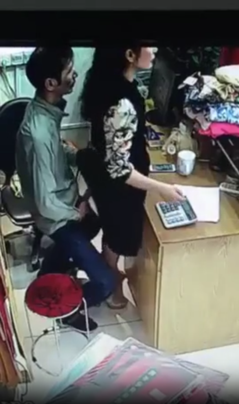 Viral Shop Owner Sex with Customer in Shop