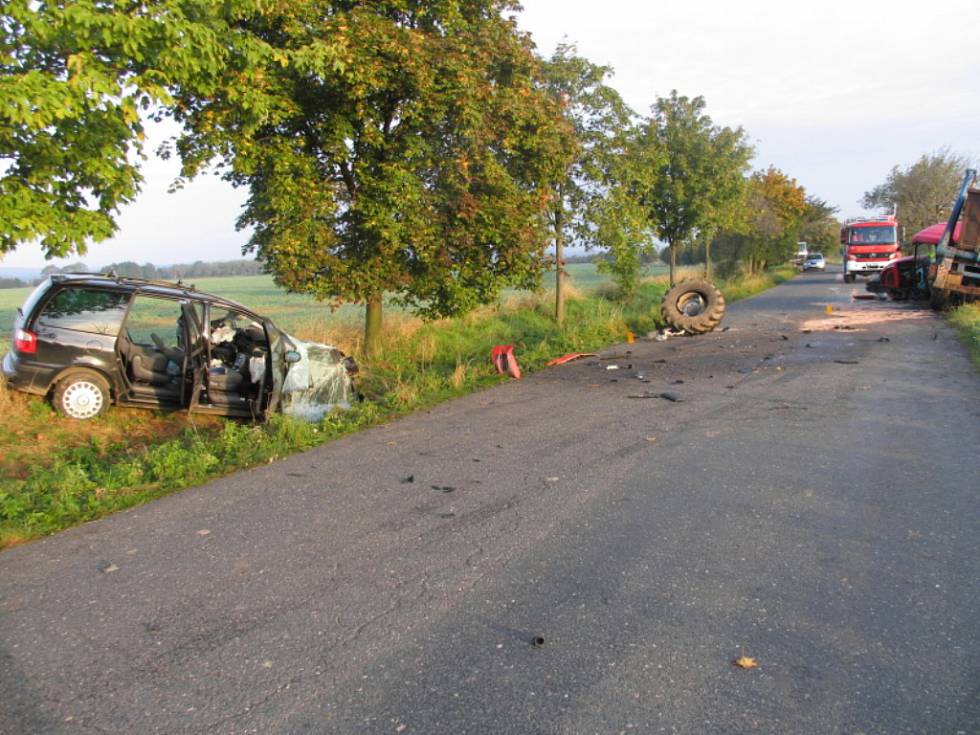 umonin-nehoda-traktor301014-08_galerie-980