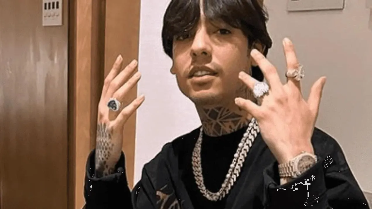 Natanael Cano se presume bailando cumbias en bóxers y luego se arrepiente