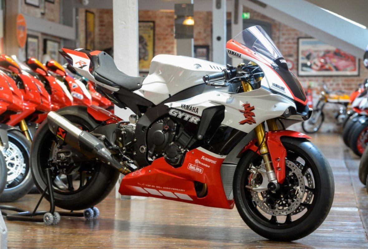 F8B0330B-E9E8-4A69-BA0C-5706BA0FE169