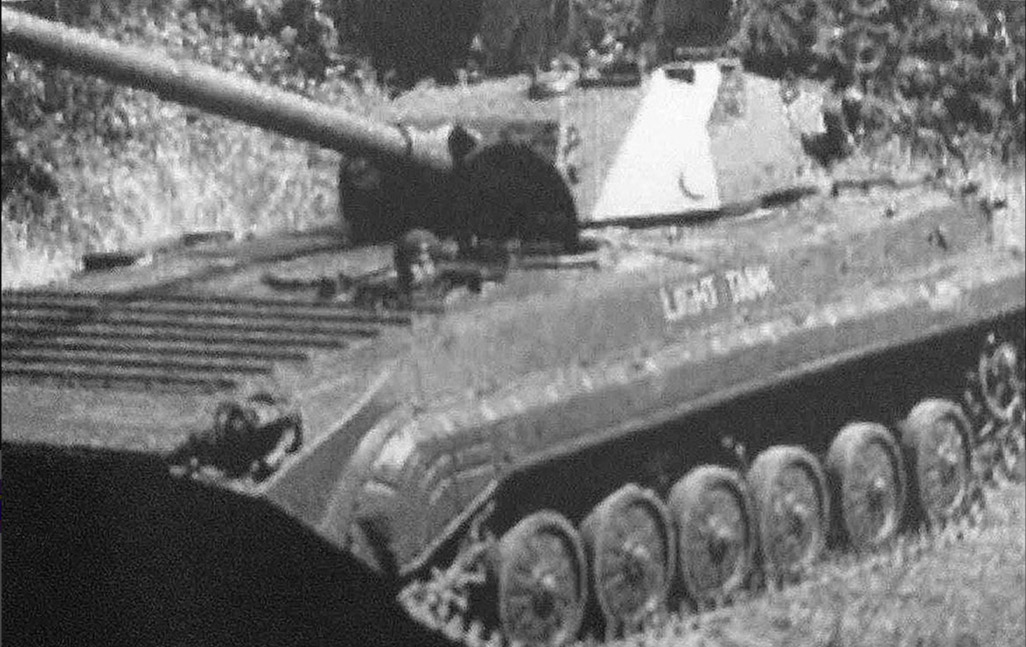 DRDO-Light-Tank-with-105-mm-India.jpg