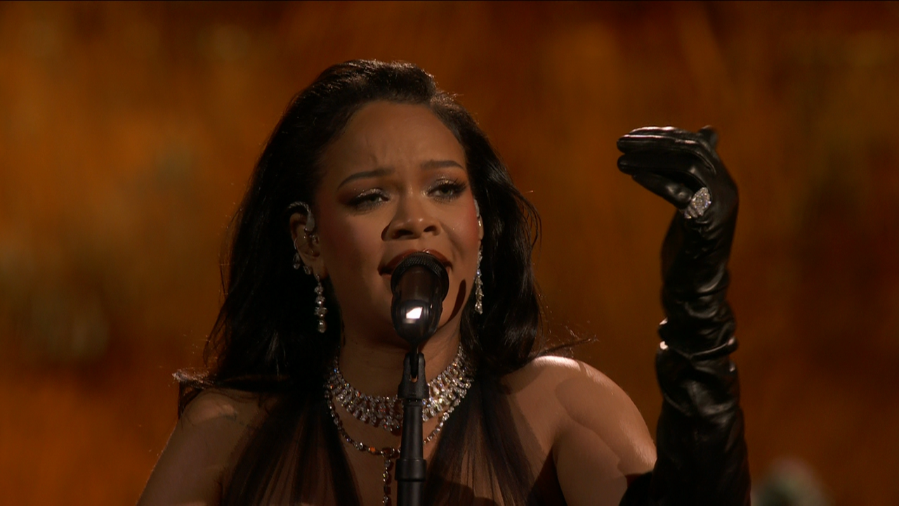 Rihanna - Lift Me Up from Black Panther.Wakanda Forever,95th Academy Awards,March 12, 2023.ts_202303