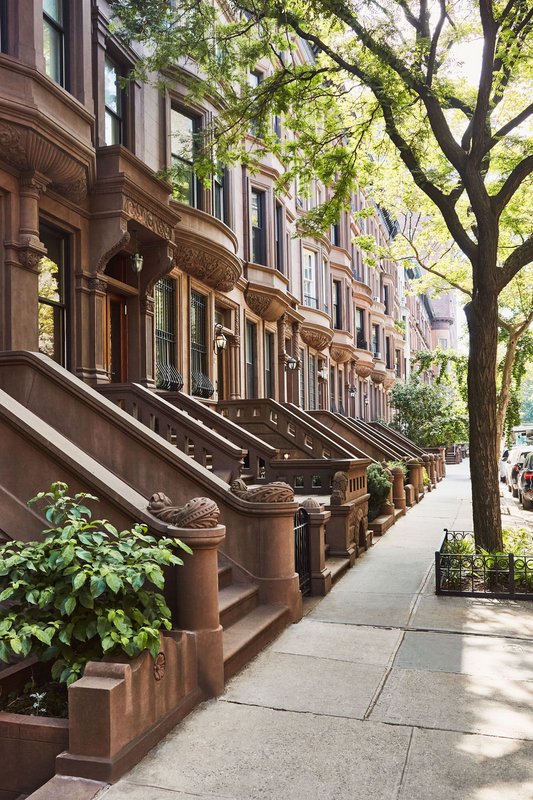 sr_brownstone_lead-1707x2560