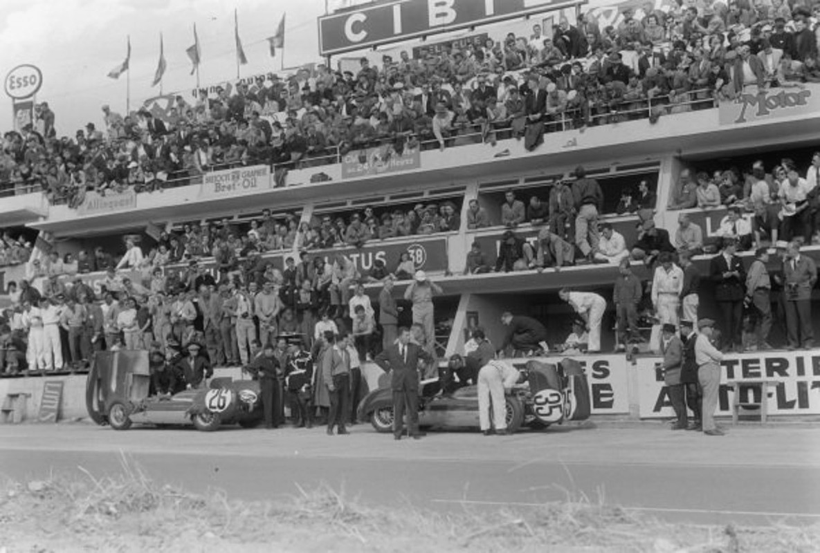 58lm26 Lotus Eleven 2 Graham Hill Cliff Allison 13 — Postimages