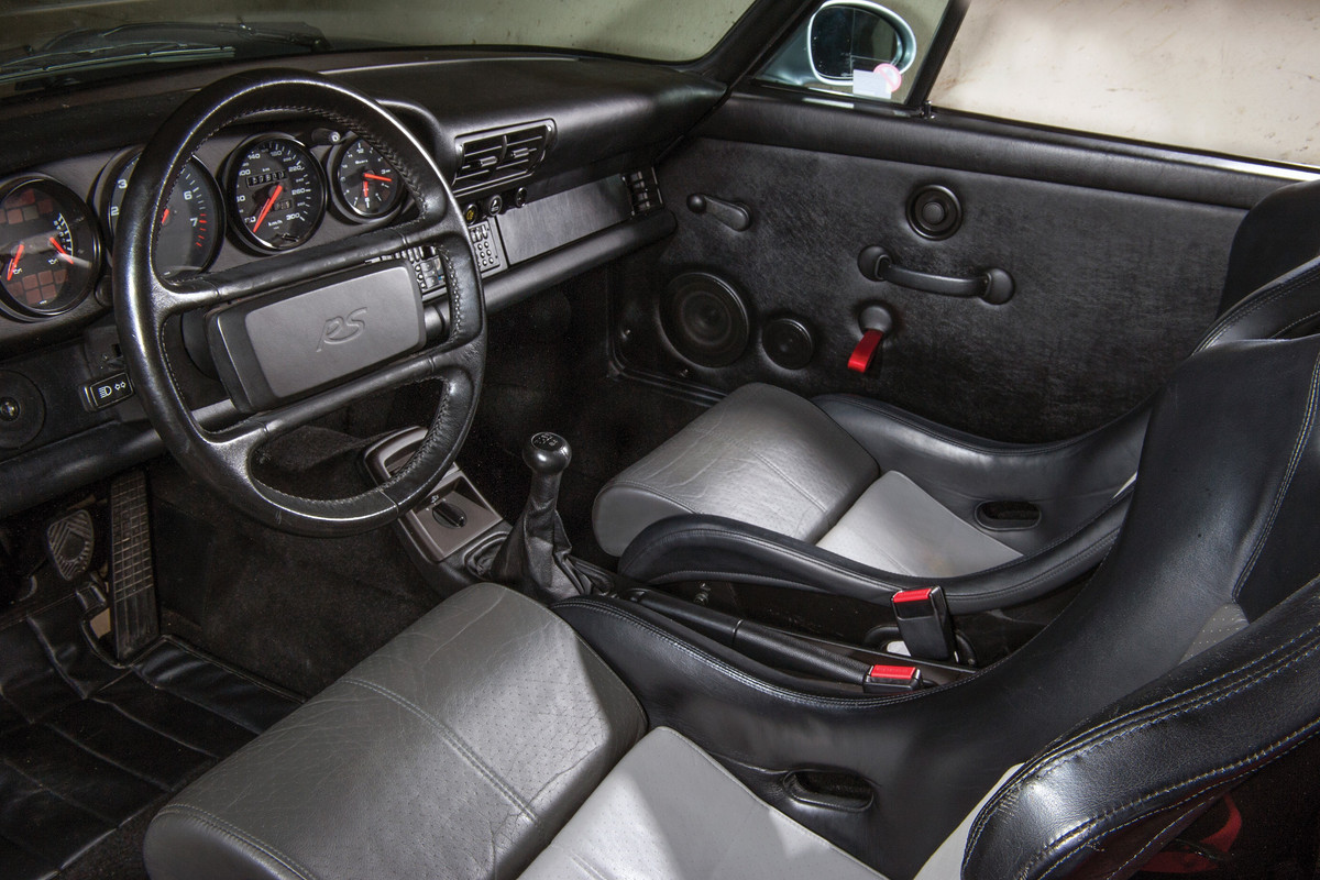 PORSCHE-911-Carrera-RS-964-2964-5.jpg