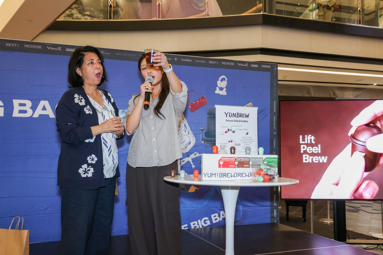 YunBrew takes the stage during THE BIG BAG LIVE, introducing its portable Yunnan coffee experience to attendees. Photo Credit: Shan