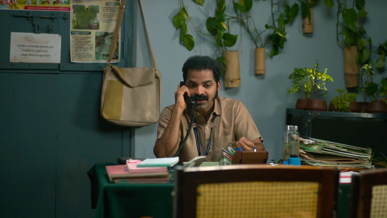 Somante Krithavu 2023 WebRip [Tamil + Malayalam] 480p, 720p ESub Screenshot