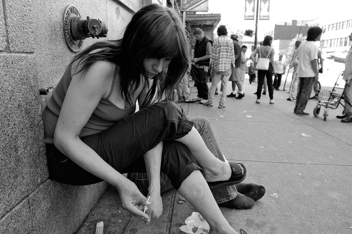 902957787-Downtown-08-06-03-14