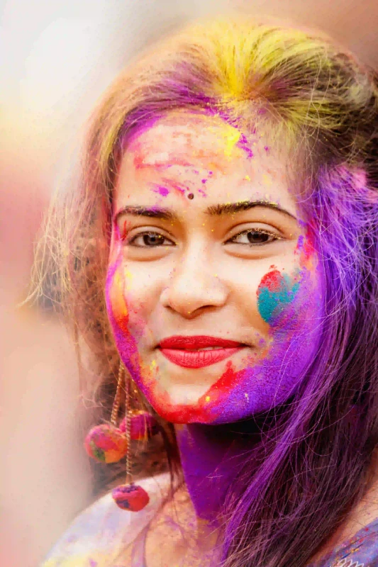 Solo Indian female traveler enjoying Thrill Wali Holi Pushkar 2026 celebration