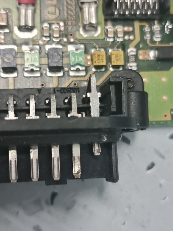 D9B6EBF5-1CF6-49C1-A296-83AA4B7438F4