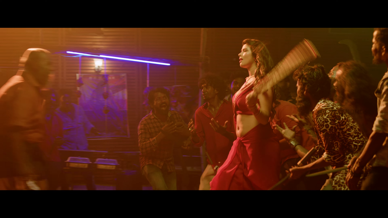 vlcsnap 2025 11 25 23h24m08s593