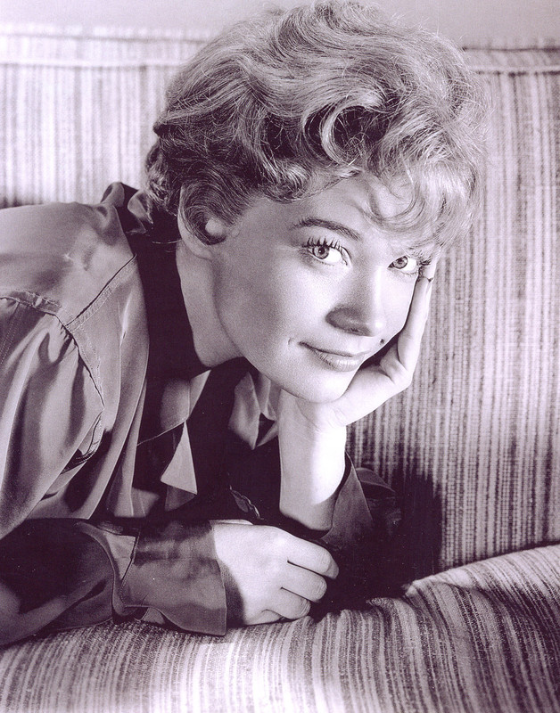 Shirley_MacLaine_b84