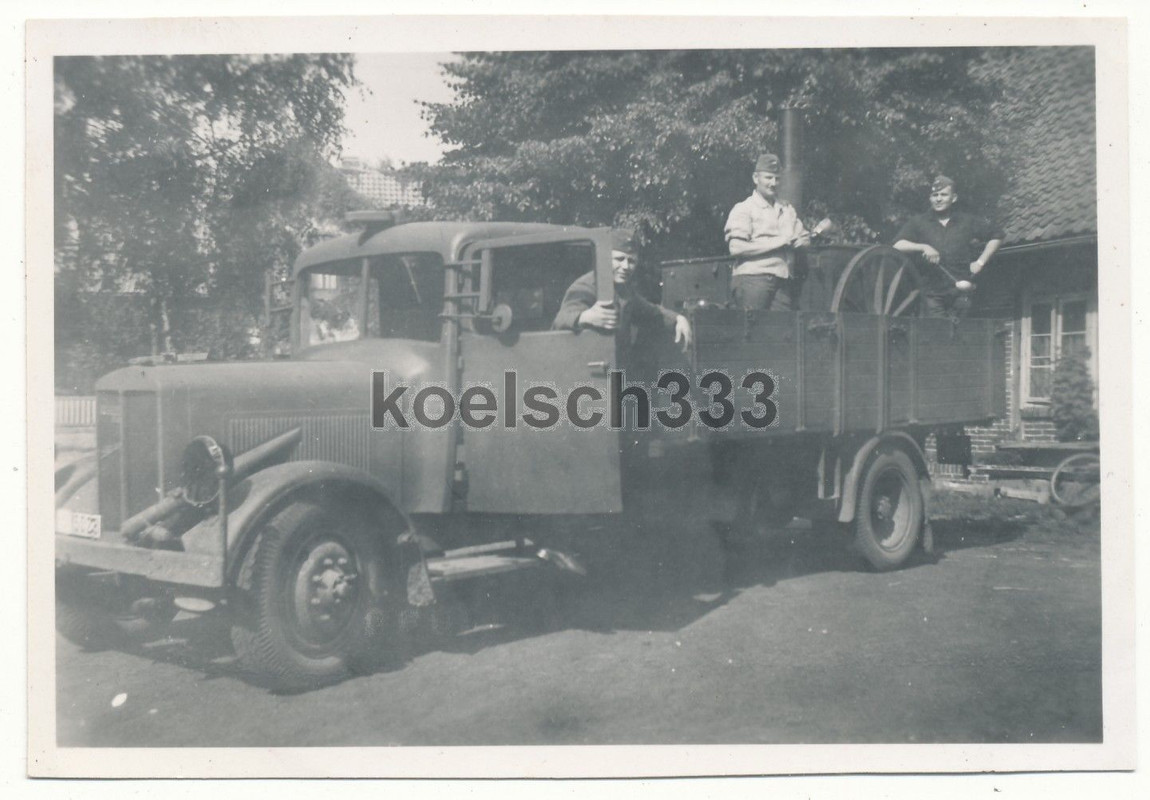 Foto Büssing NAG LKW der Luftwaffe mit Feldküche
