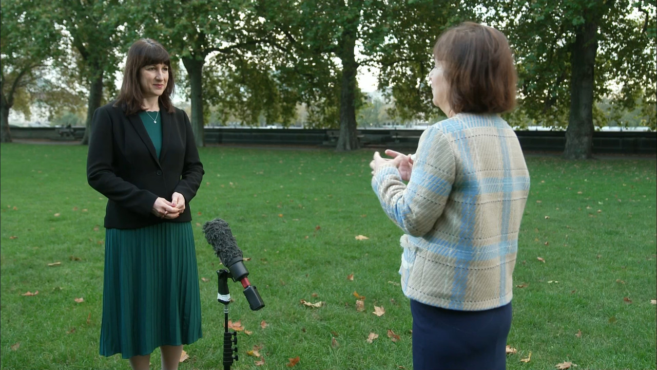 ITV Lunchtime News_20211028_13301355.ts_snapshot_10.50.433
