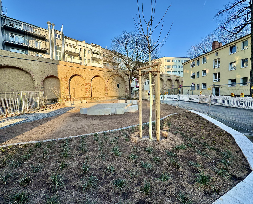 DE1EDD5D-BCD4-4240-8BCC-691857F3EF1F_1_201_a