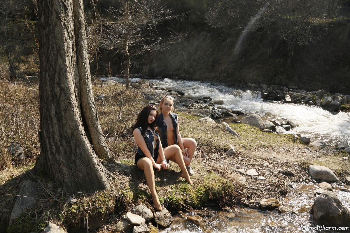 MarvelCharm_Anita-Rebecca-Playmates-055