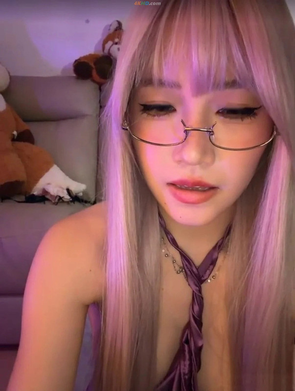 yoyo–美到炸裂20歲少女道具秀