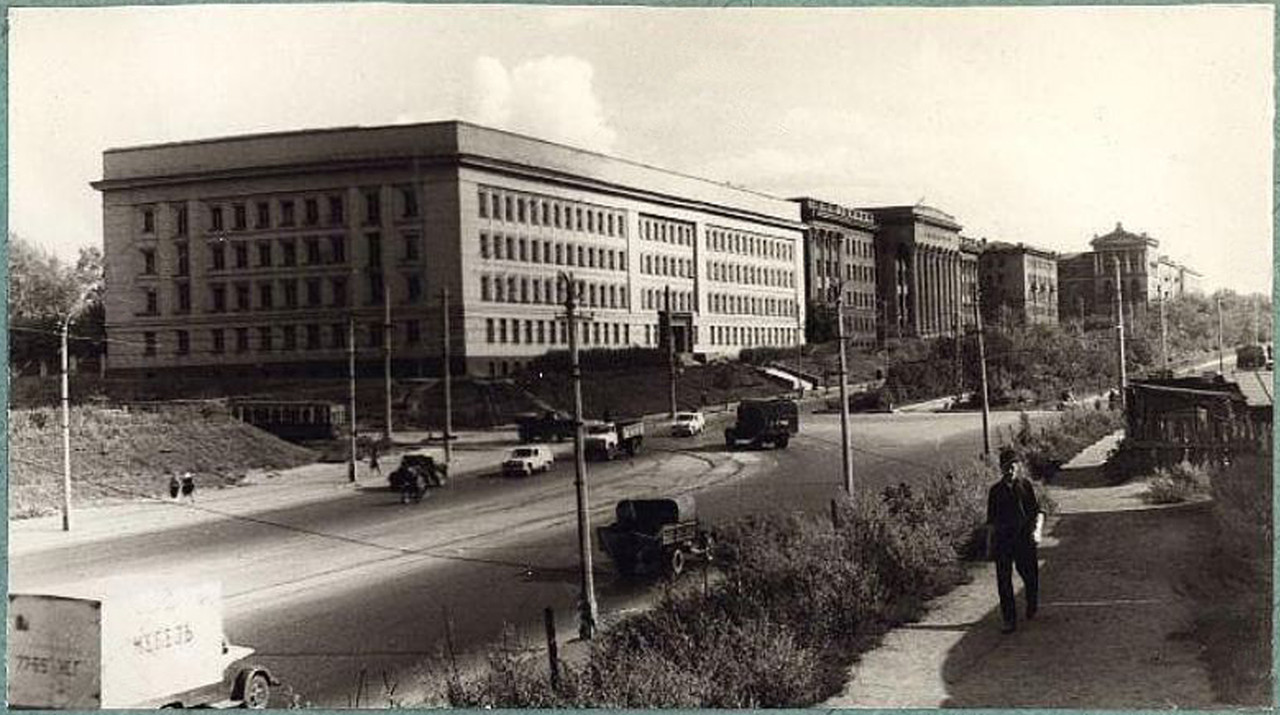 У путепровода - 1