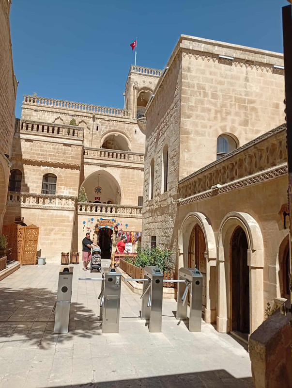 cef43f3b-944f-4d04-9feb-80156509dc97