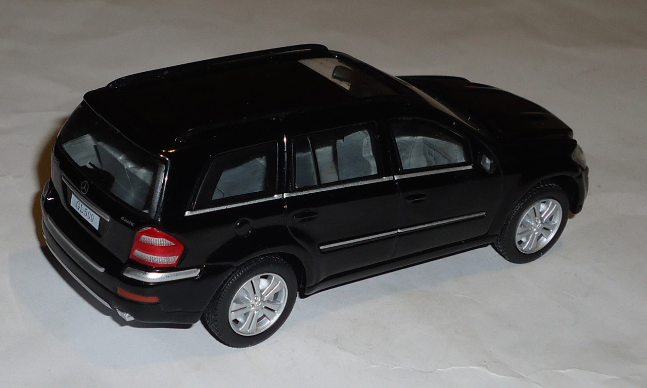 Mercedes-Benz-GL500 1