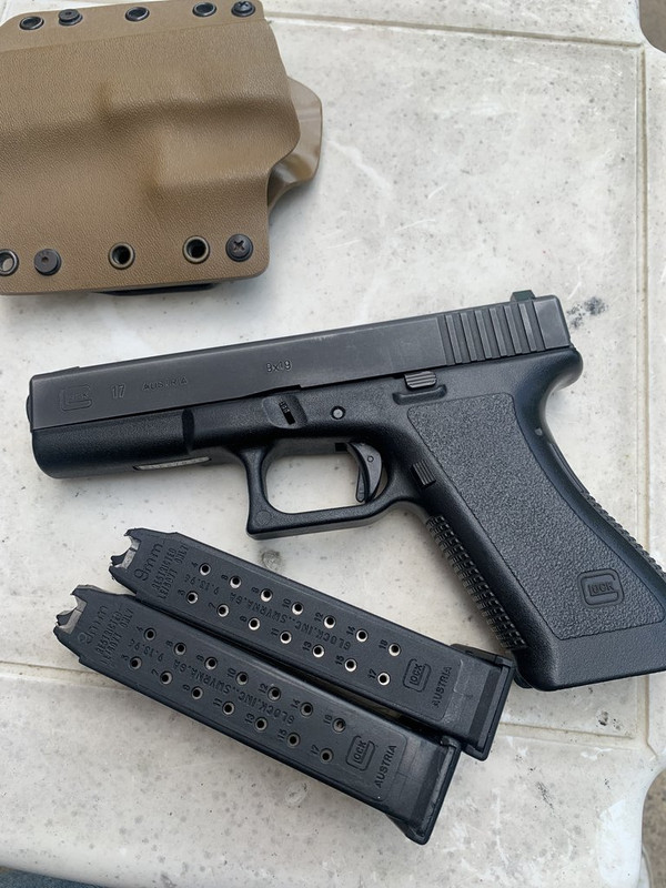 E5A2C5E6-95BD-43EF-B6C6-FF1B2F08DA66