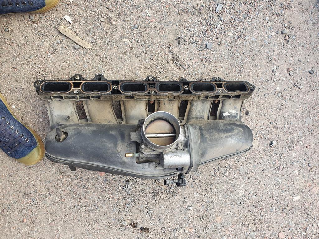 Впускной коллектор