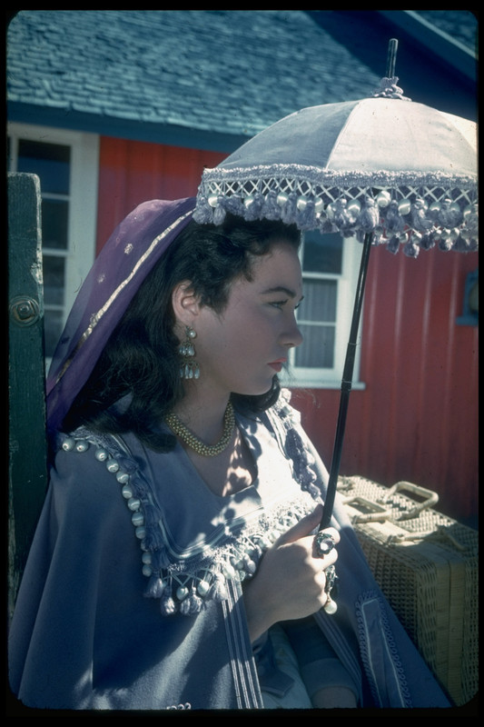 Shirley_MacLaine_c58