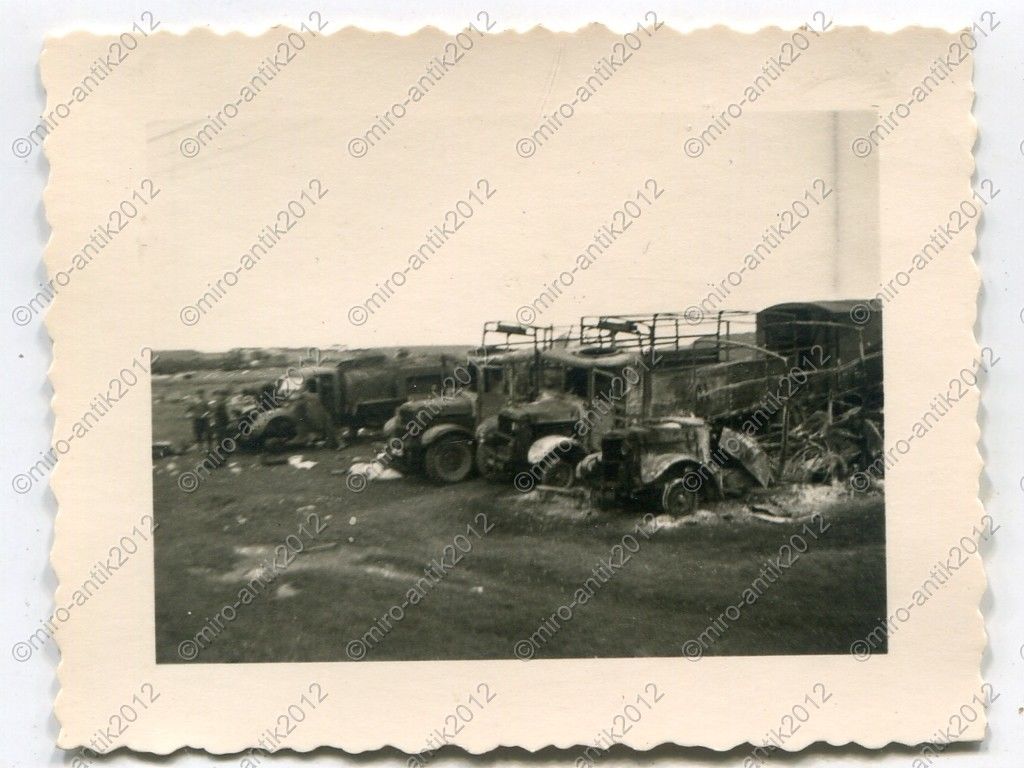 Foto, Wehrmacht, zerstörte feindliche LKW in Cal