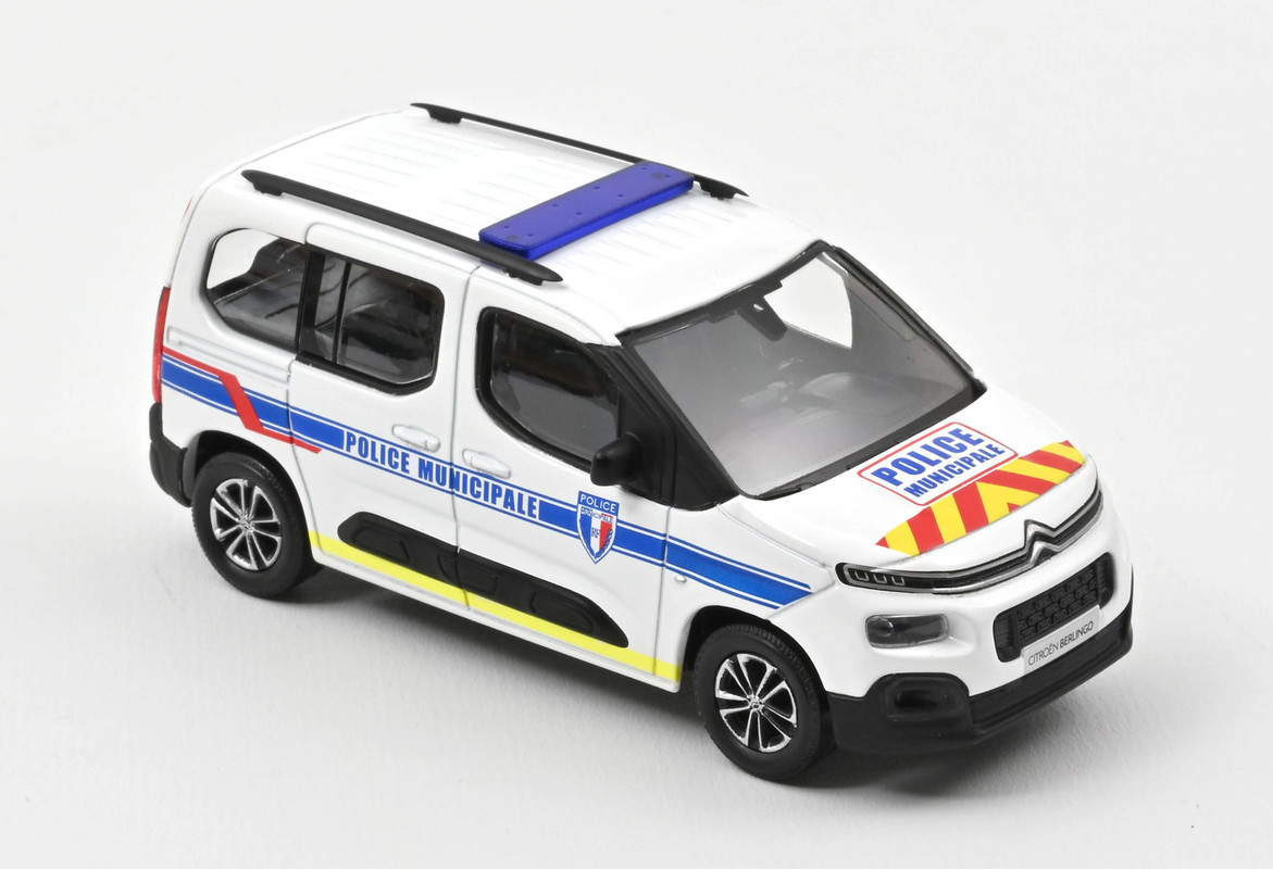 155768_Citroën Berlingo (2020, Police Municiaple with stripping)_1