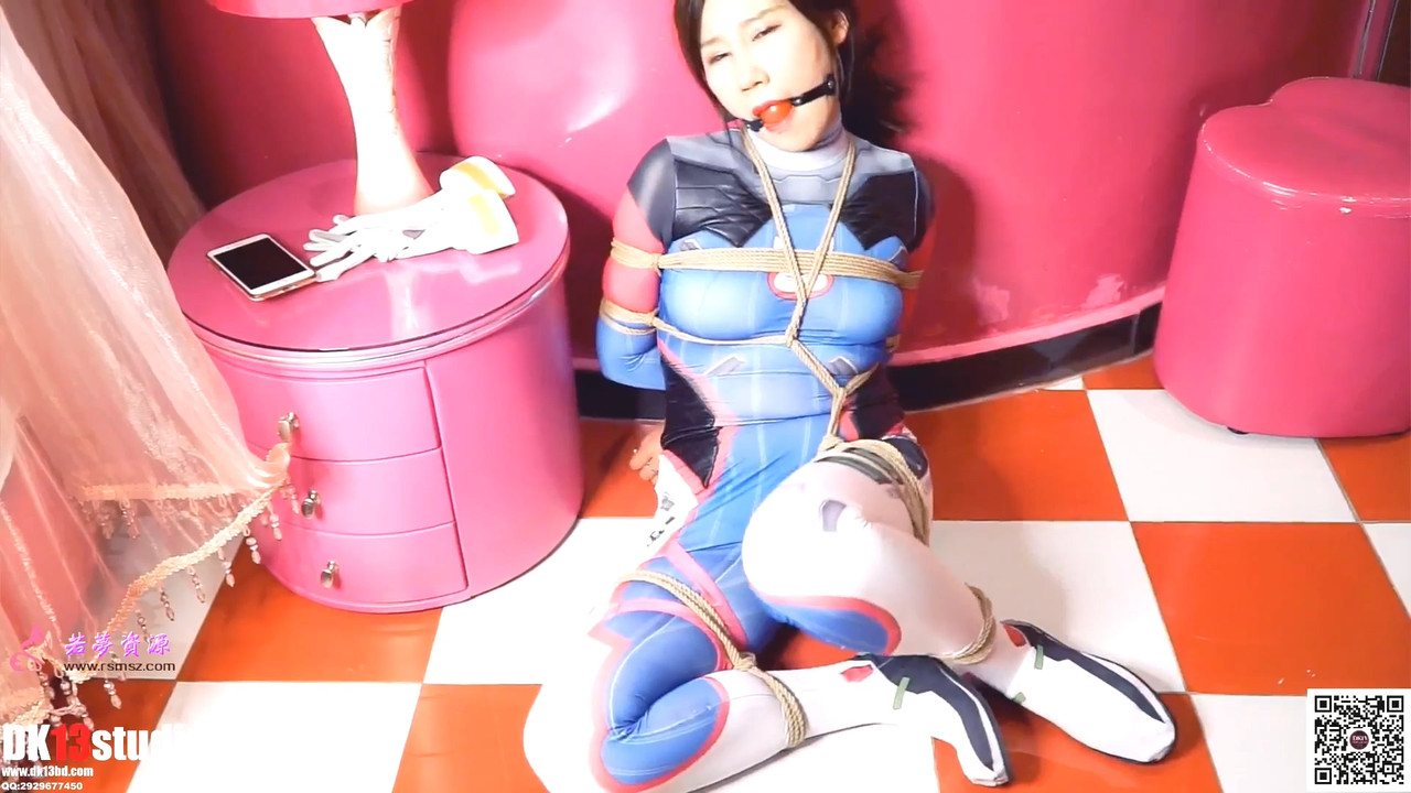 DK-13美束 阿狸Cosplay-宋哈娜(D.Va) .mp4_20190812_092552.332