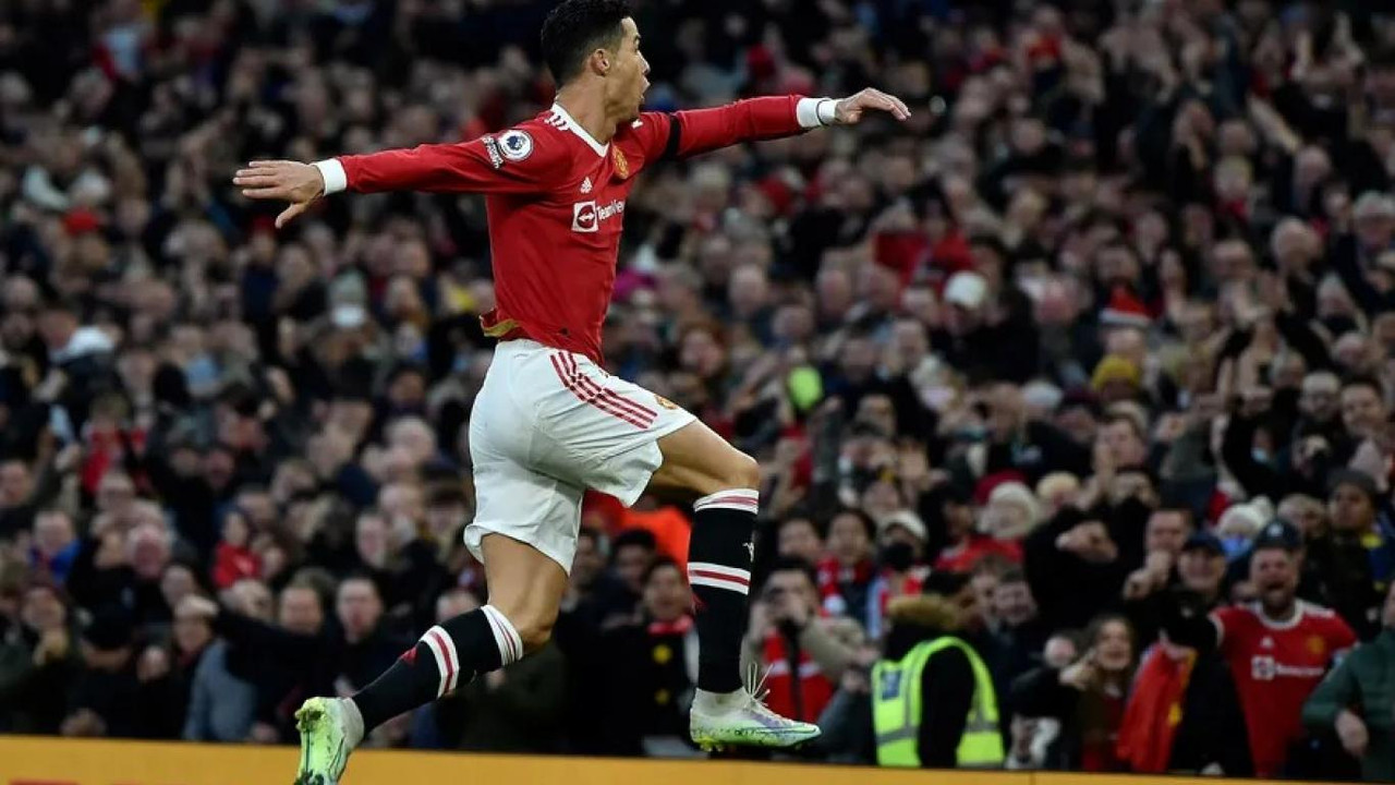 Cristiano Ronaldo anota hat trick ante el Tottenham dándole victoria a Manchester