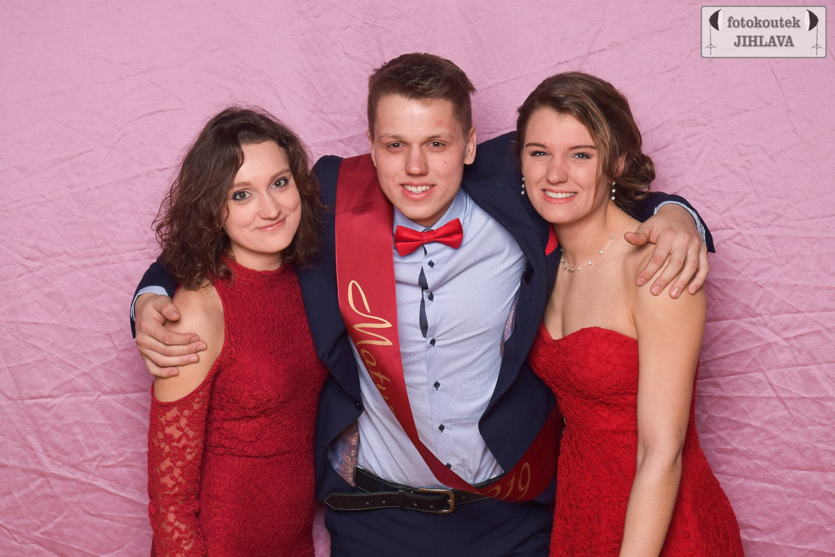 56726536_2244048349198881_1117234801733009408_n