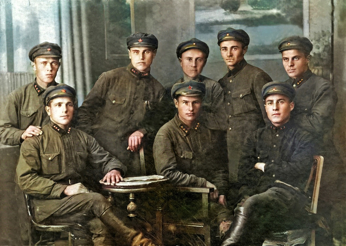 однополчане и сослуживцы