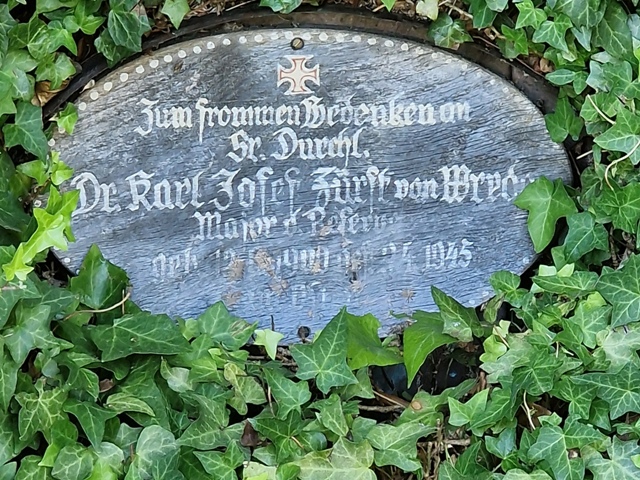 [Слика: Carl-Joseph-memorial.jpg]